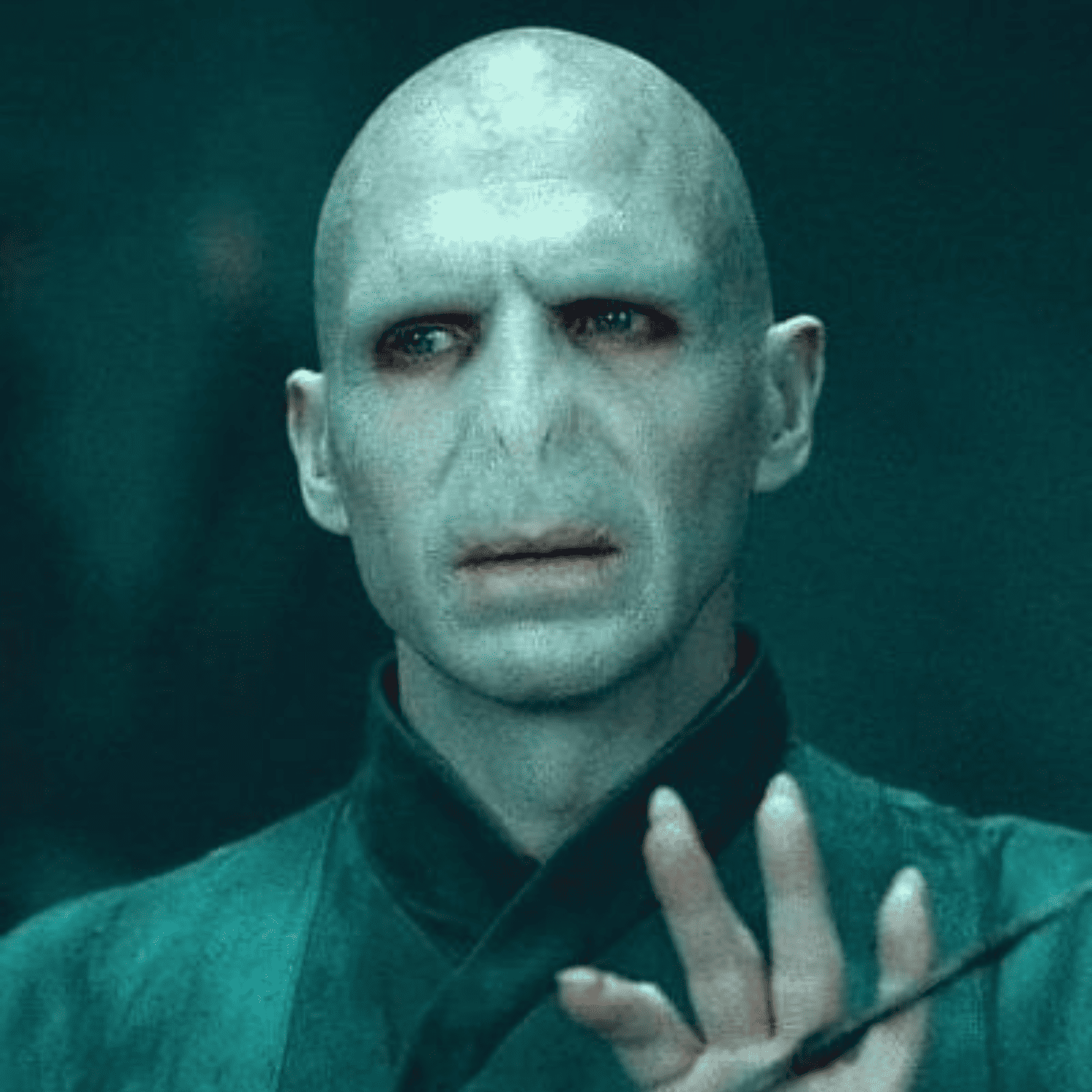 Voldemort, wie er über seine Vergangenheit nachdenkt.